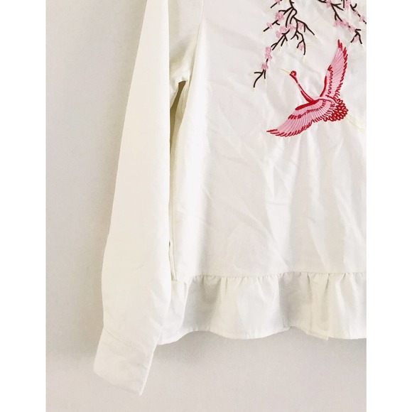 Asos Petite | Embroidered Bird Top Size US 2 White Button Back Peplum Crewneck - Picture 3 of 8
